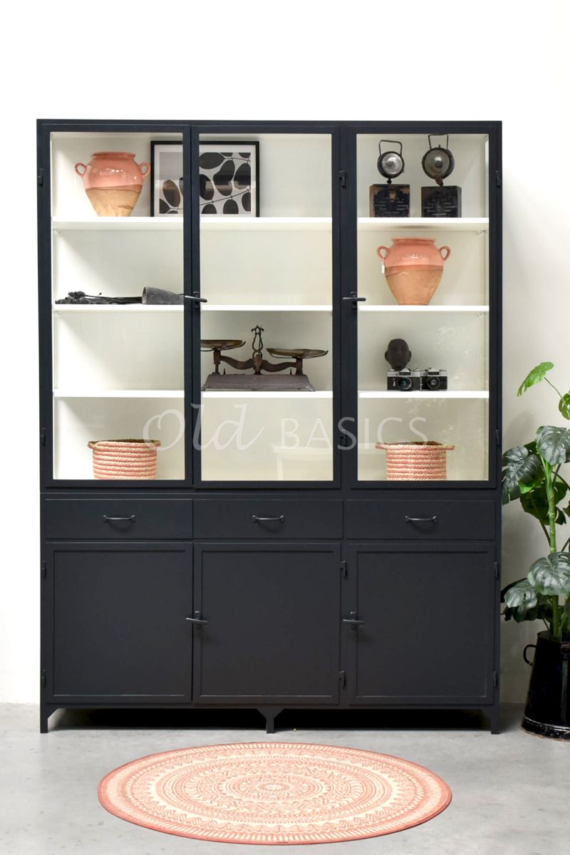 Detail van Apothekerskast Ferro, 3 deuren, RAL7021, grijs, zwart, materiaal staal